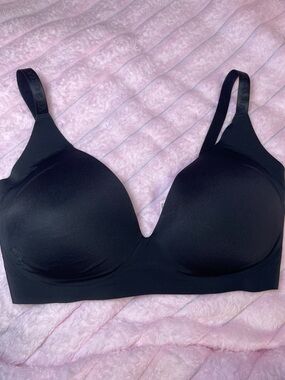Victoria's Secret Black Seamless T-Shirt Bra